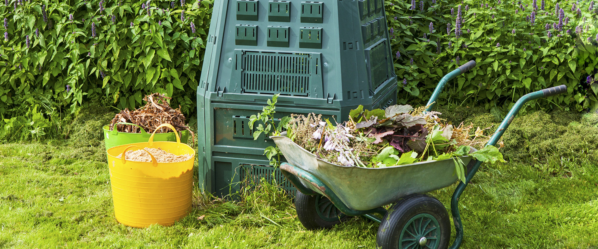 Building a Compost Bin: The Ultimate Guide to Improving Your Home and Garden