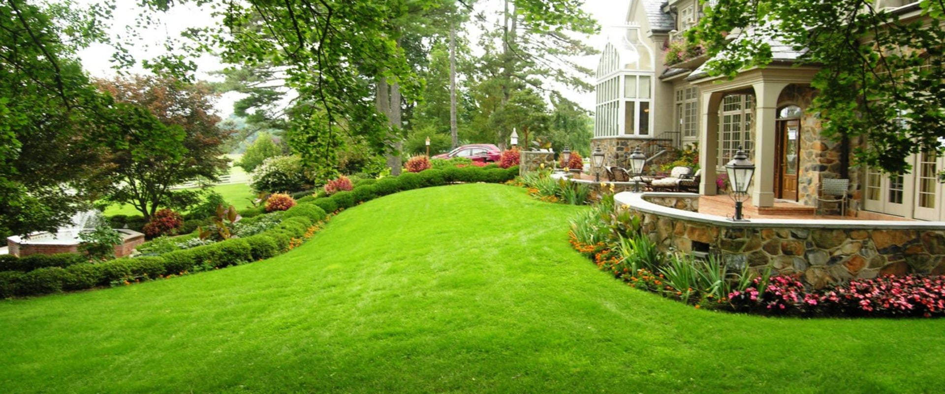 How to Install an Irrigation System for a Beautifully Landscaped Lawn